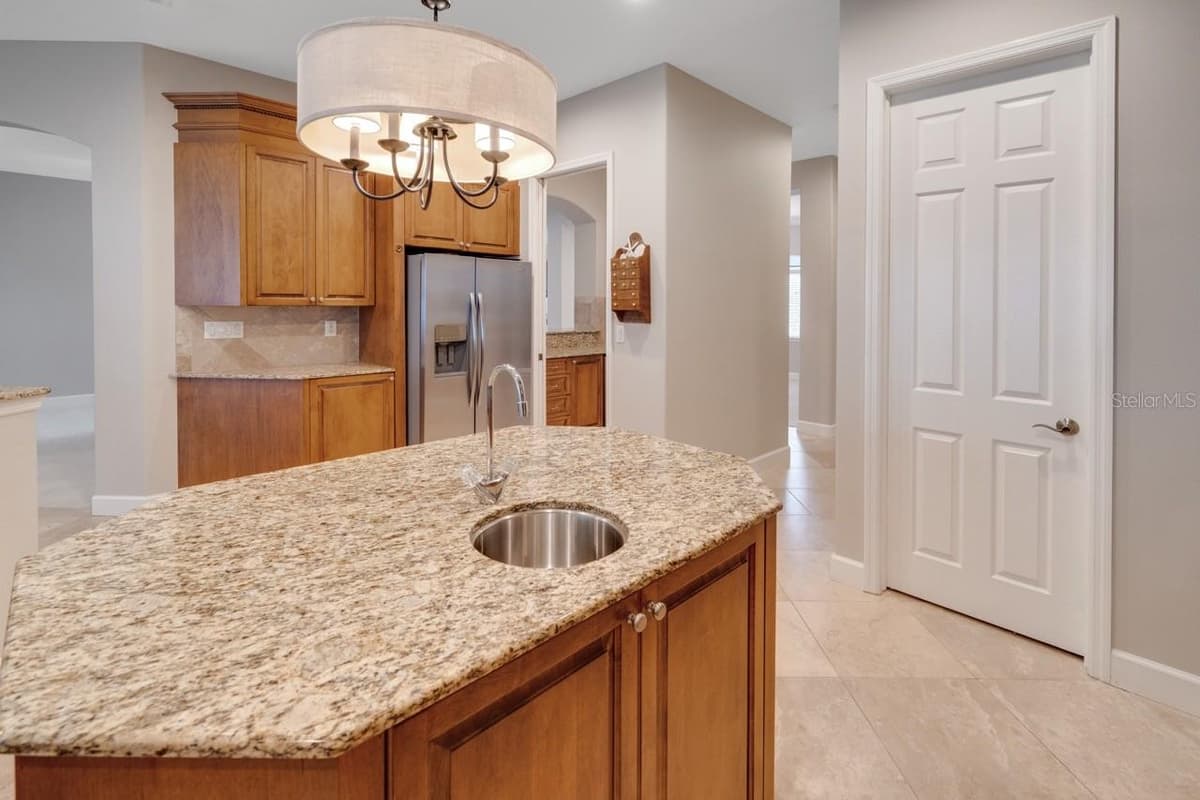 5918 BAHAMA SHORES DRIVE — photo 11 of 47