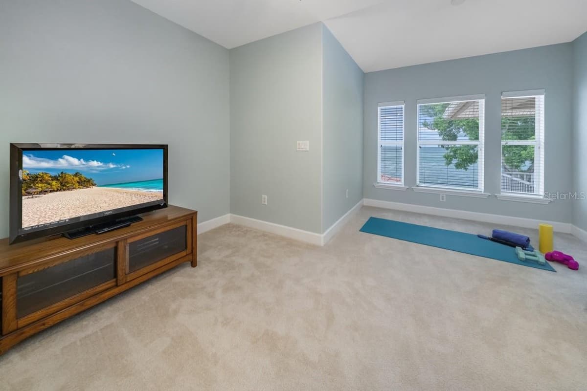 5918 BAHAMA SHORES DRIVE — photo 25 of 47