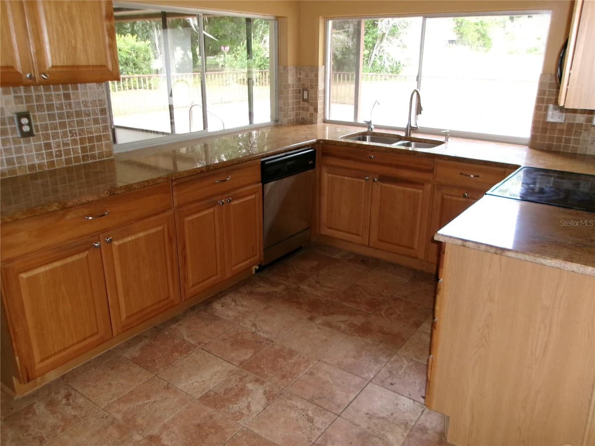 12709 CLOCK TOWER PARKWAY — photo 2 of 13