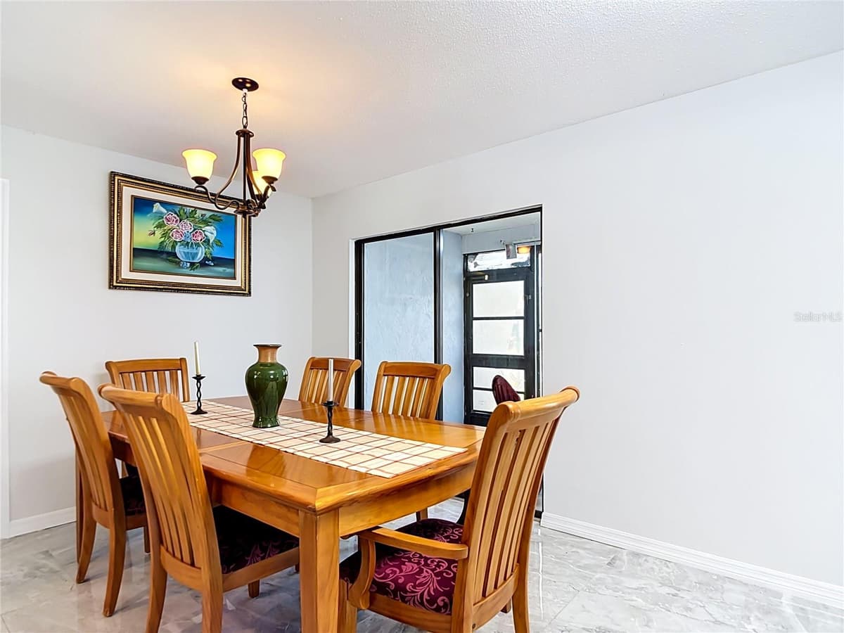 1716 LAKESIDE DRIVE — photo 5 of 45