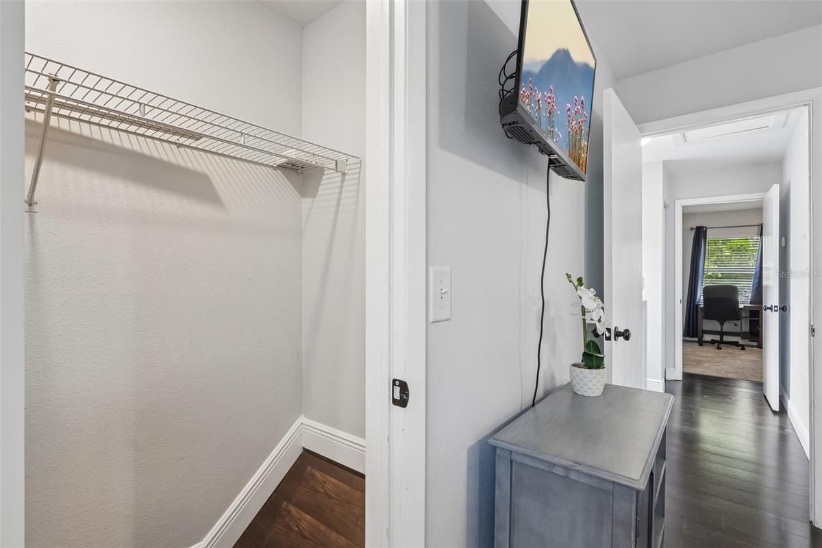 2417 STROUD AVENUE — photo 24 of 49