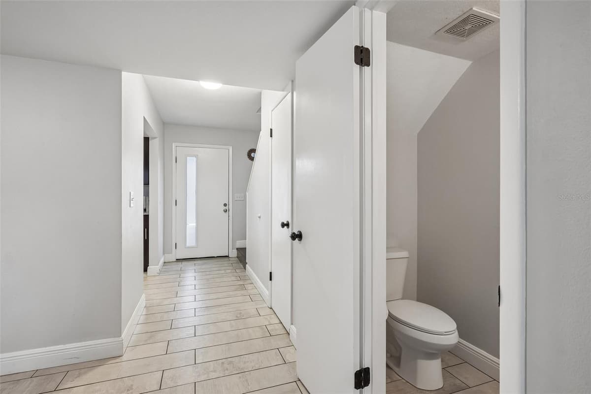 2417 STROUD AVENUE — photo 5 of 49