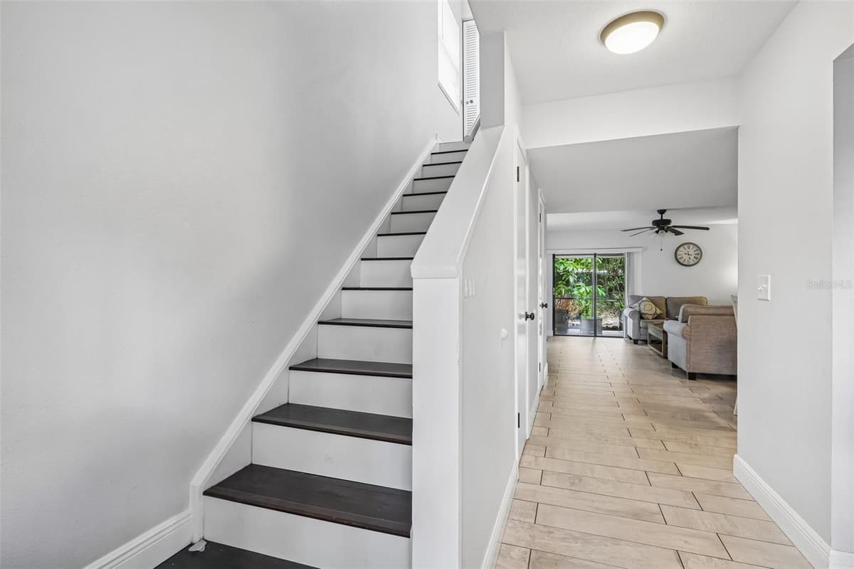 2417 STROUD AVENUE — photo 17 of 49