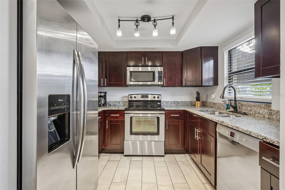 2417 STROUD AVENUE — photo 12 of 49