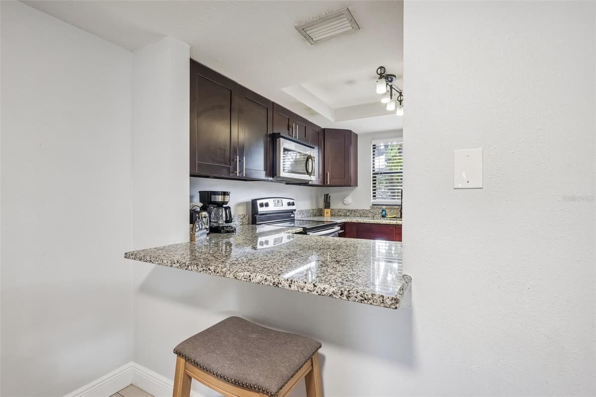 2417 STROUD AVENUE — photo 16 of 49