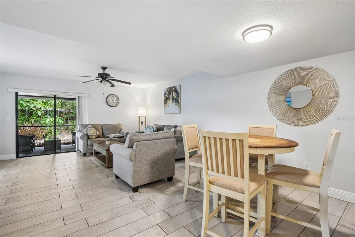 2417 STROUD AVENUE — photo 10 of 49