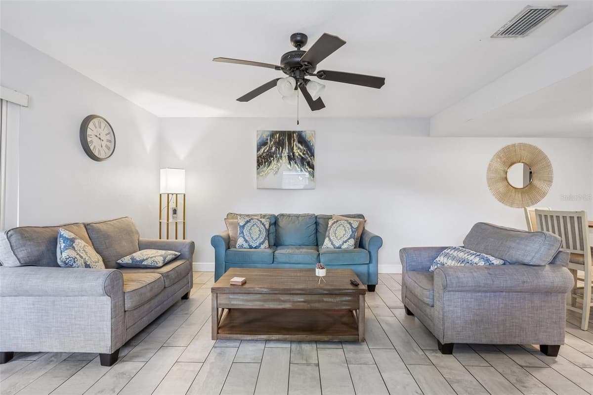 2417 STROUD AVENUE — photo 7 of 49