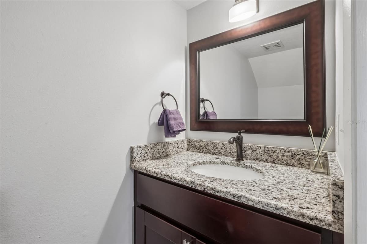 2417 STROUD AVENUE — photo 18 of 49