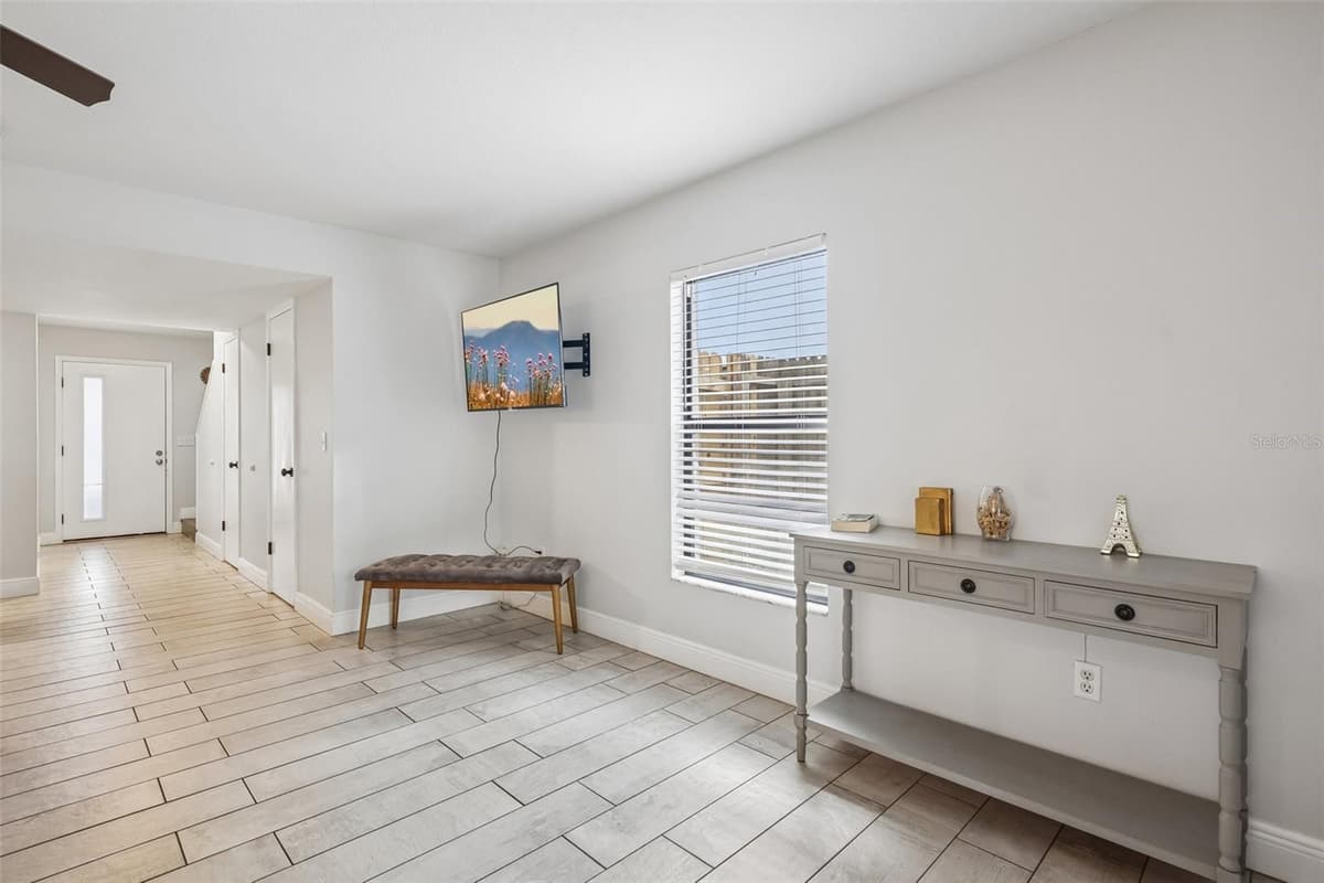 2417 STROUD AVENUE — photo 6 of 49