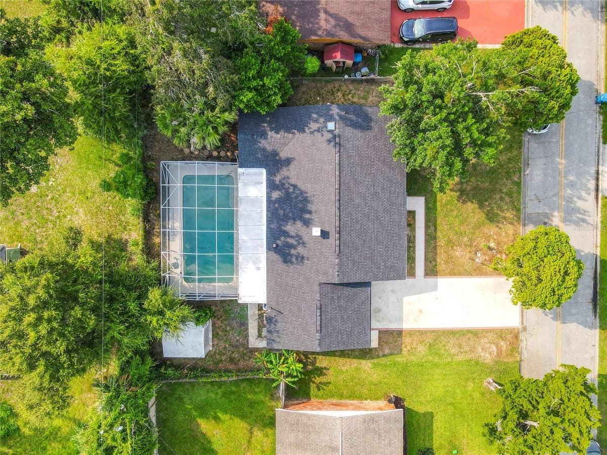 605 WILLIAMSBURG DRIVE — photo 6 of 54