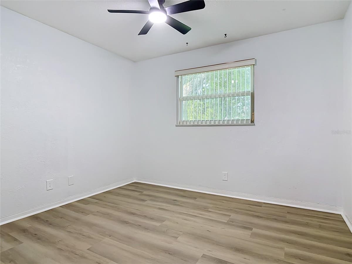 605 WILLIAMSBURG DRIVE — photo 35 of 54
