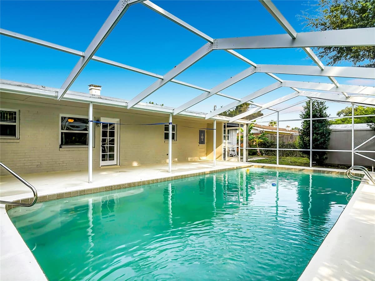 605 WILLIAMSBURG DRIVE — photo 48 of 54