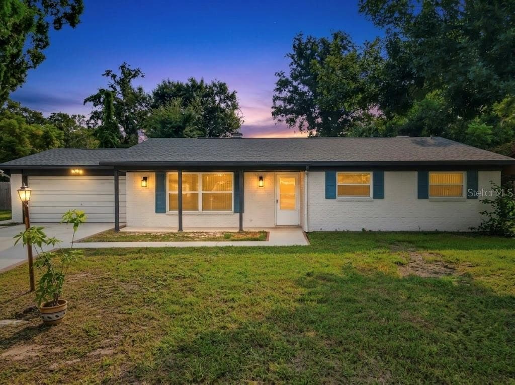 605 WILLIAMSBURG DRIVE — photo 1 of 54