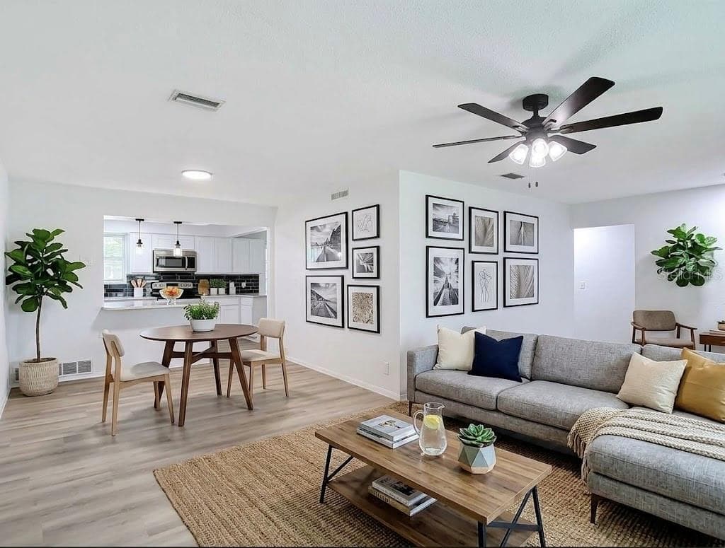 605 WILLIAMSBURG DRIVE — photo 15 of 54