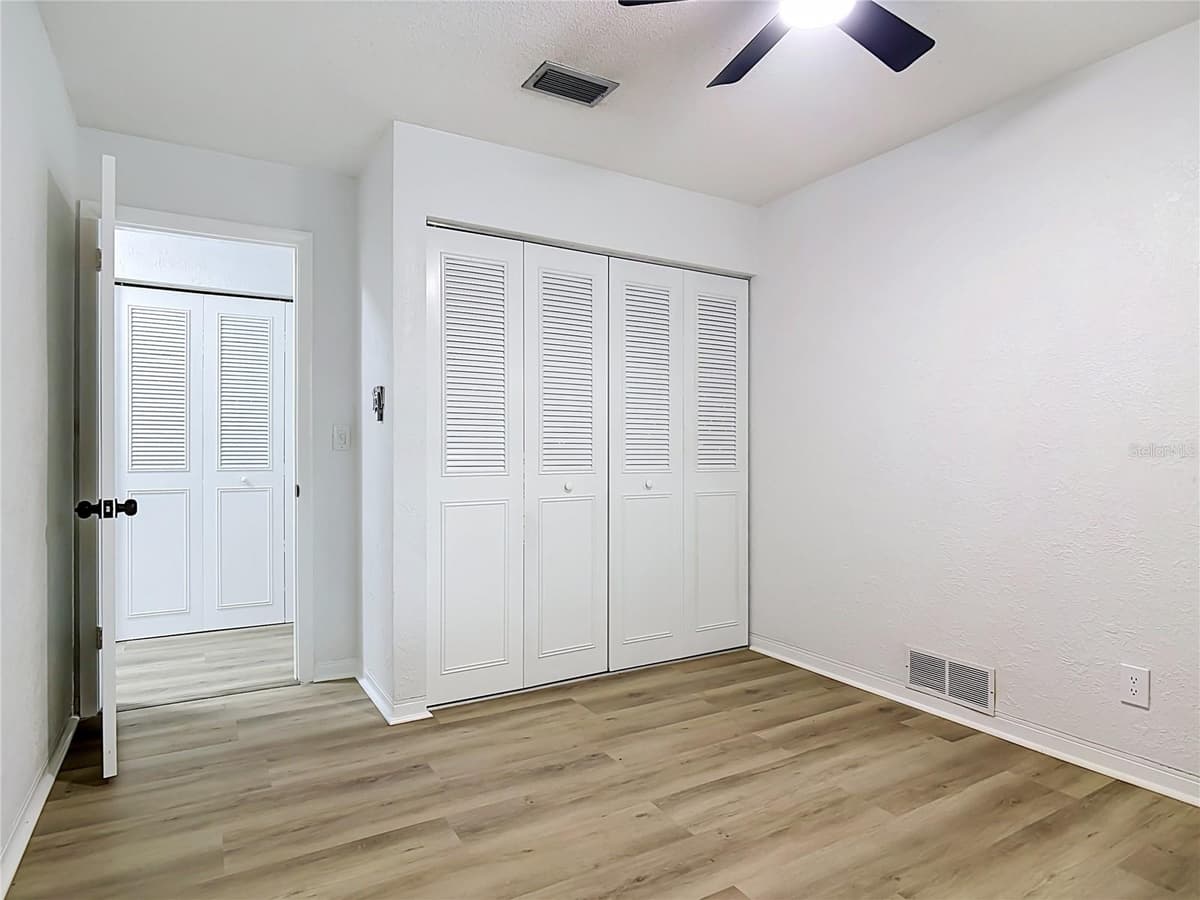 605 WILLIAMSBURG DRIVE — photo 44 of 54