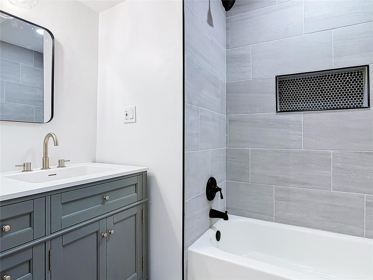 605 WILLIAMSBURG DRIVE — photo 37 of 54