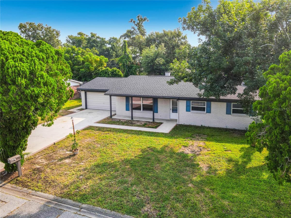 605 WILLIAMSBURG DRIVE — photo 10 of 54