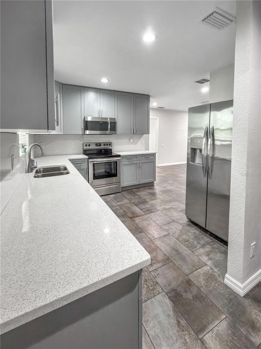 2116 STATE STREET — photo 9 of 21