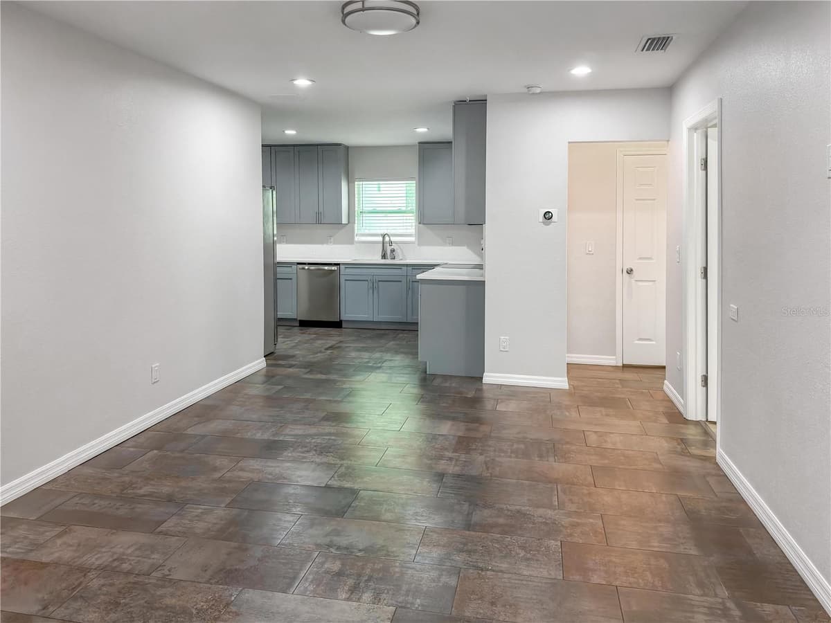2116 STATE STREET — photo 4 of 21