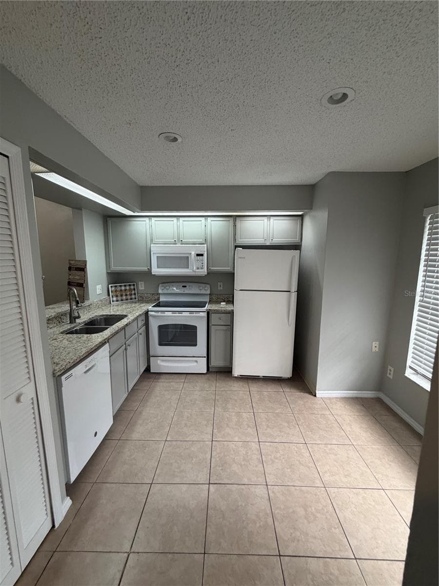 14864 LAGUNA BEACH CIRCLE — photo 6 of 22