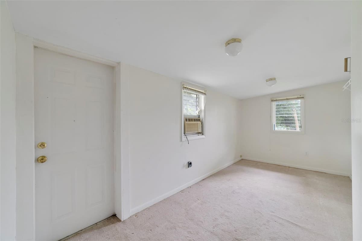 530 RIDGE AVENUE — photo 22 of 26