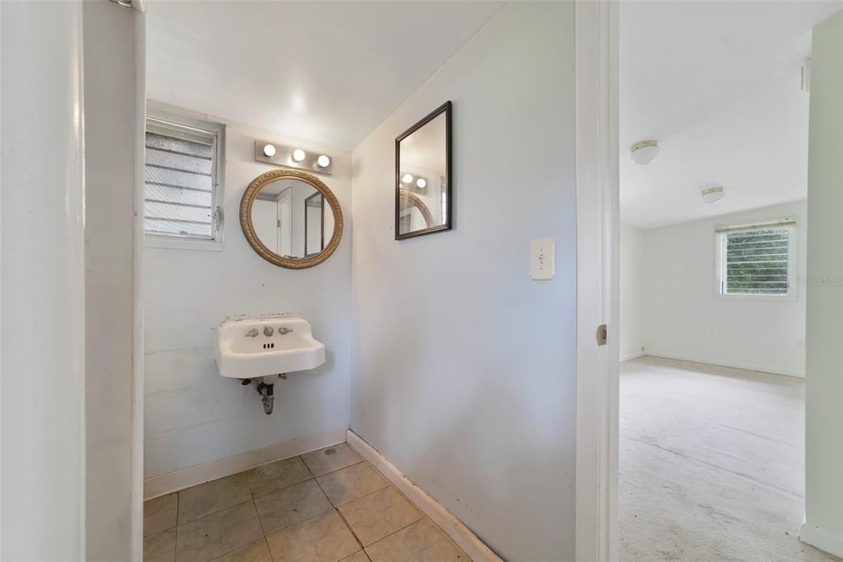 530 RIDGE AVENUE — photo 23 of 26