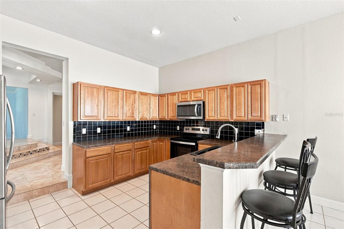 13711 DORNOCH DRIVE — photo 11 of 54