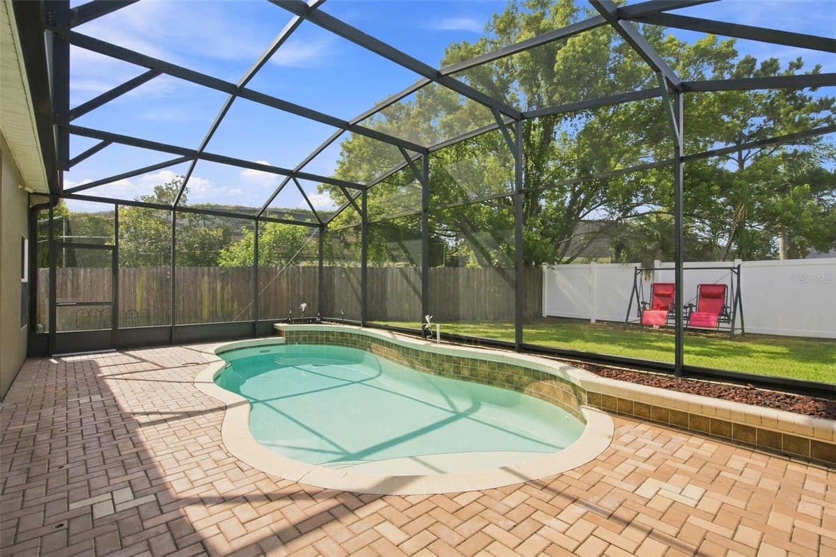13711 DORNOCH DRIVE — photo 28 of 54