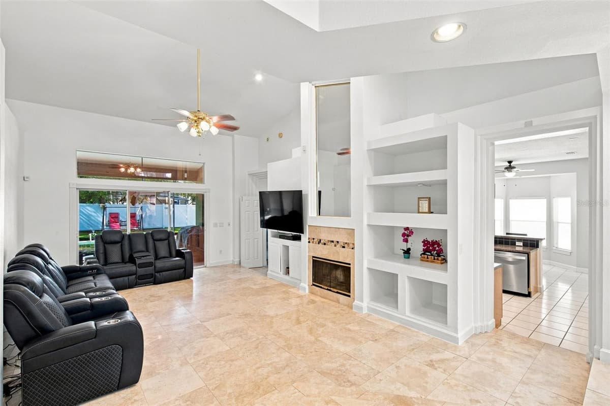 13711 DORNOCH DRIVE — photo 4 of 54