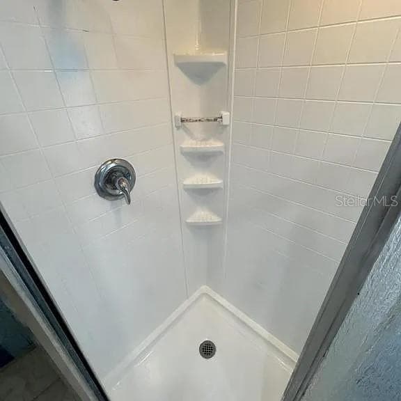875 LAKE SHORE WAY — photo 9 of 24