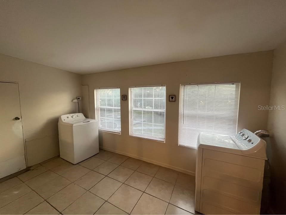875 LAKE SHORE WAY — photo 21 of 24