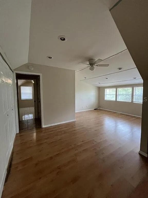 875 LAKE SHORE WAY — photo 2 of 24