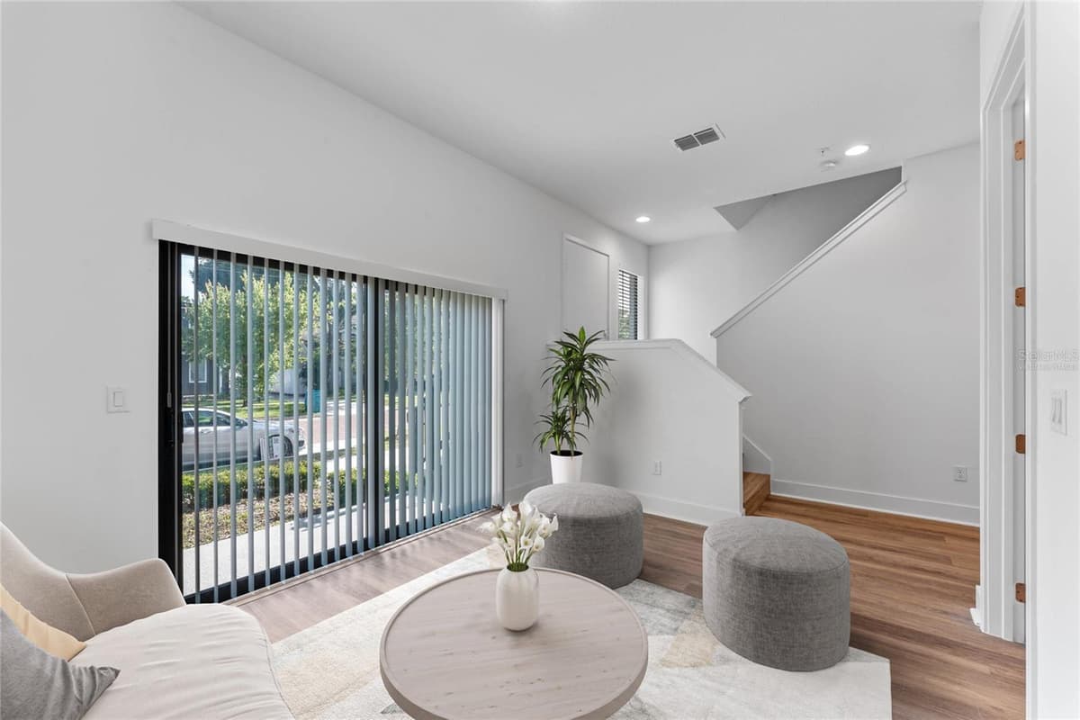 42 HARDING STREET — photo 4 of 29