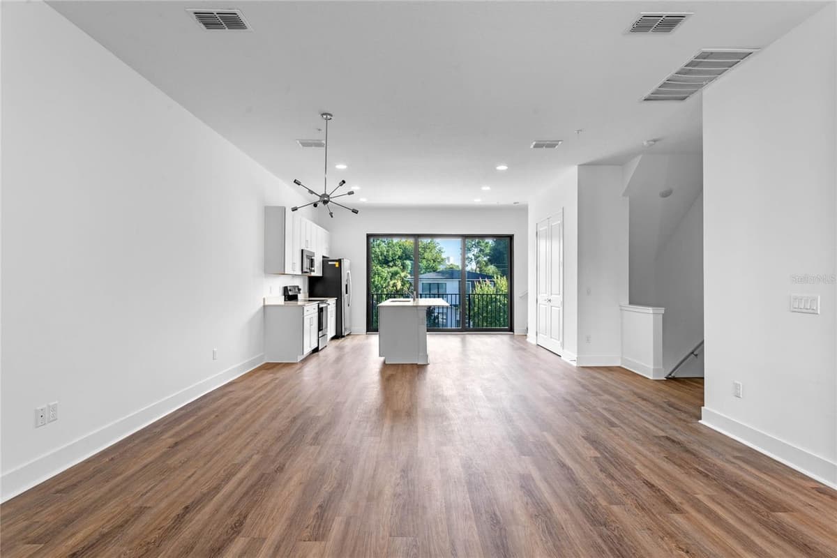 42 HARDING STREET — photo 9 of 29