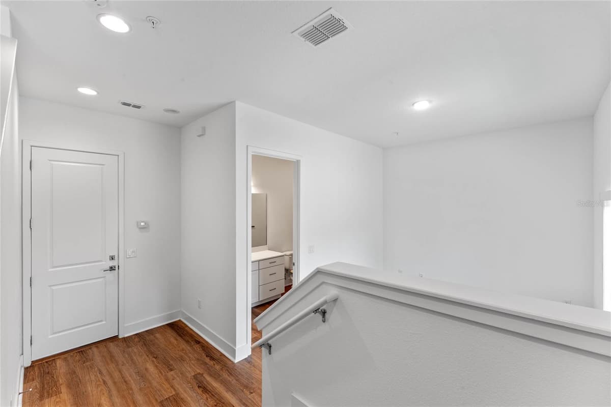 42 HARDING STREET — photo 15 of 29