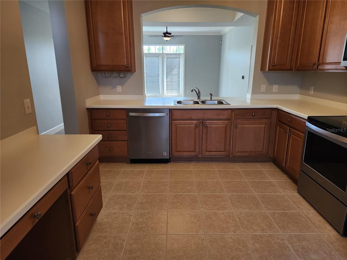 1211 STONECUTTER DRIVE — photo 3 of 14