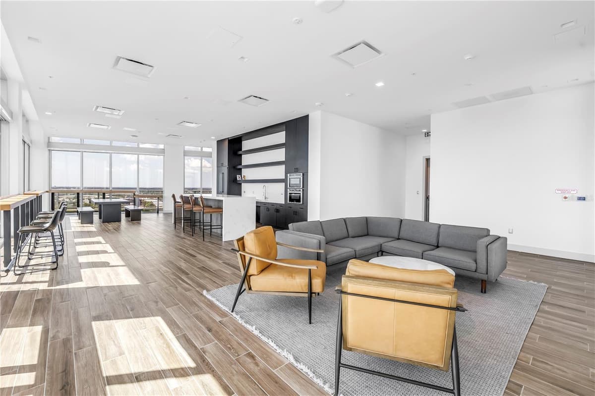 777 3RD AVENUE — photo 17 of 24