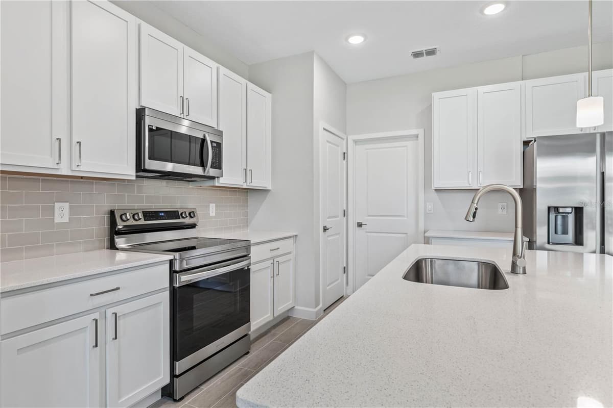 17 EL DORADO BOULEVARD — photo 11 of 27
