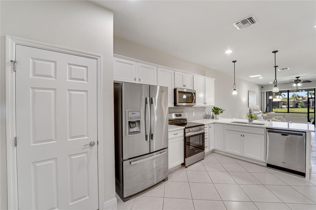 13908 ALAFAYA STREET — photo 8 of 51