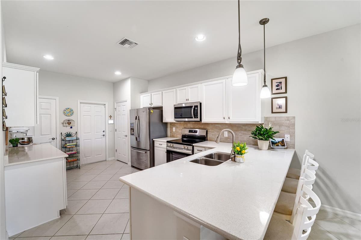 13908 ALAFAYA STREET — photo 9 of 51