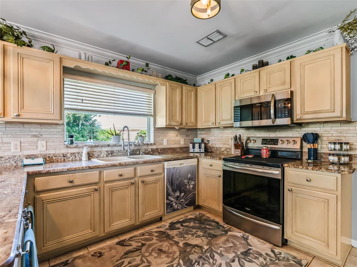 609 ORTEGA WAY — photo 12 of 62