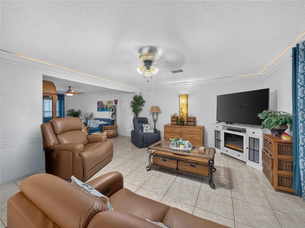 4914 NEWTON COURT — photo 16 of 35