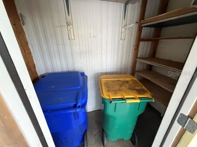 1023 SOUTHLAND DRIVE — photo 4 of 15