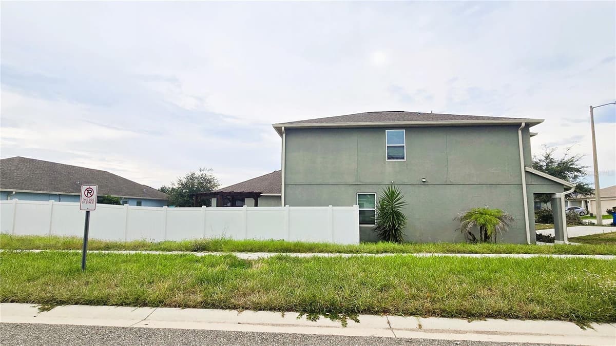 1411 WOODLARK DRIVE — photo 4 of 58
