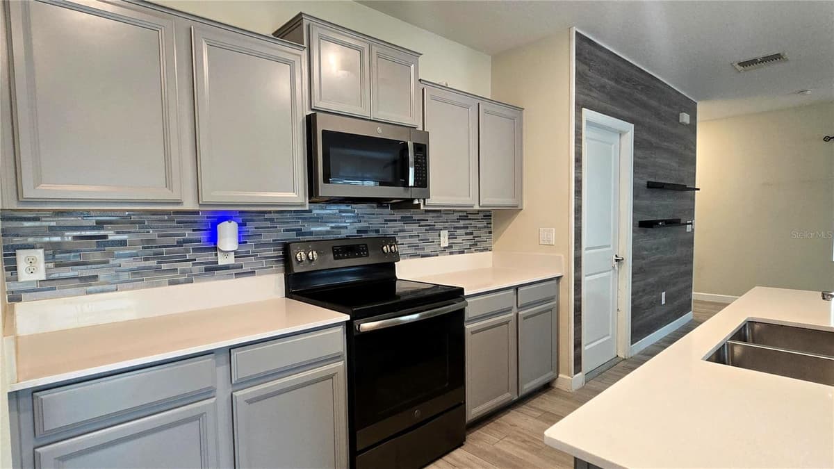 1411 WOODLARK DRIVE — photo 17 of 58