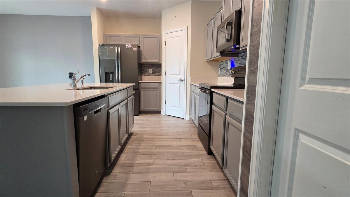 1411 WOODLARK DRIVE — photo 14 of 58