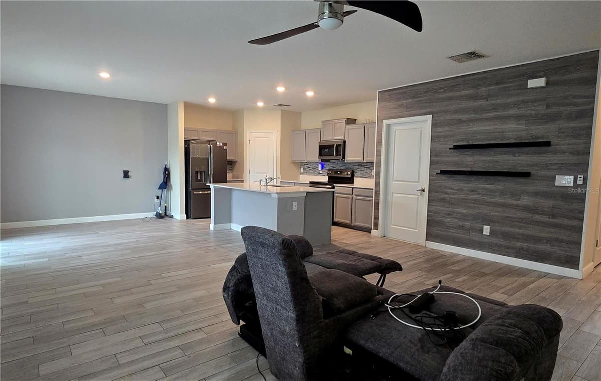 1411 WOODLARK DRIVE — photo 7 of 58