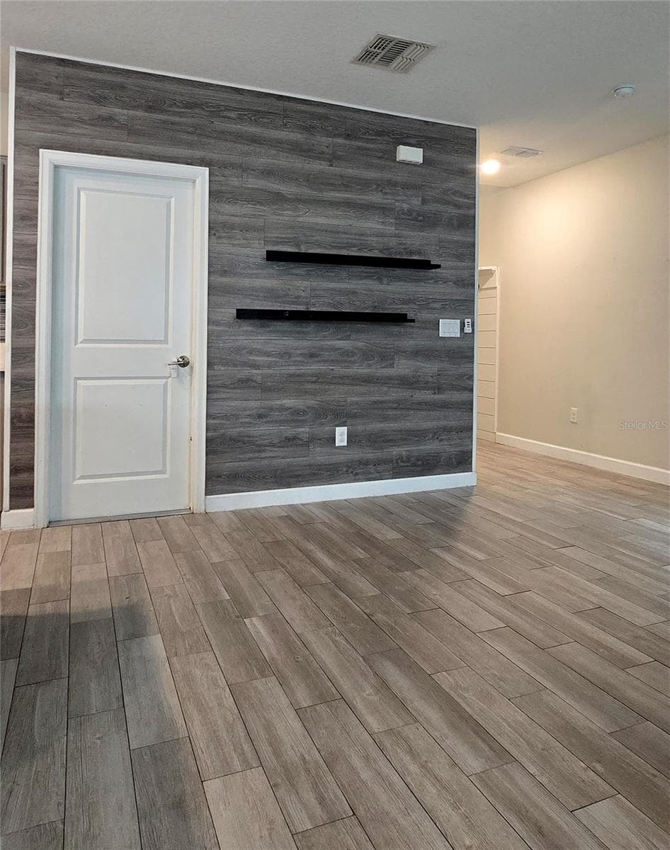 1411 WOODLARK DRIVE — photo 8 of 58