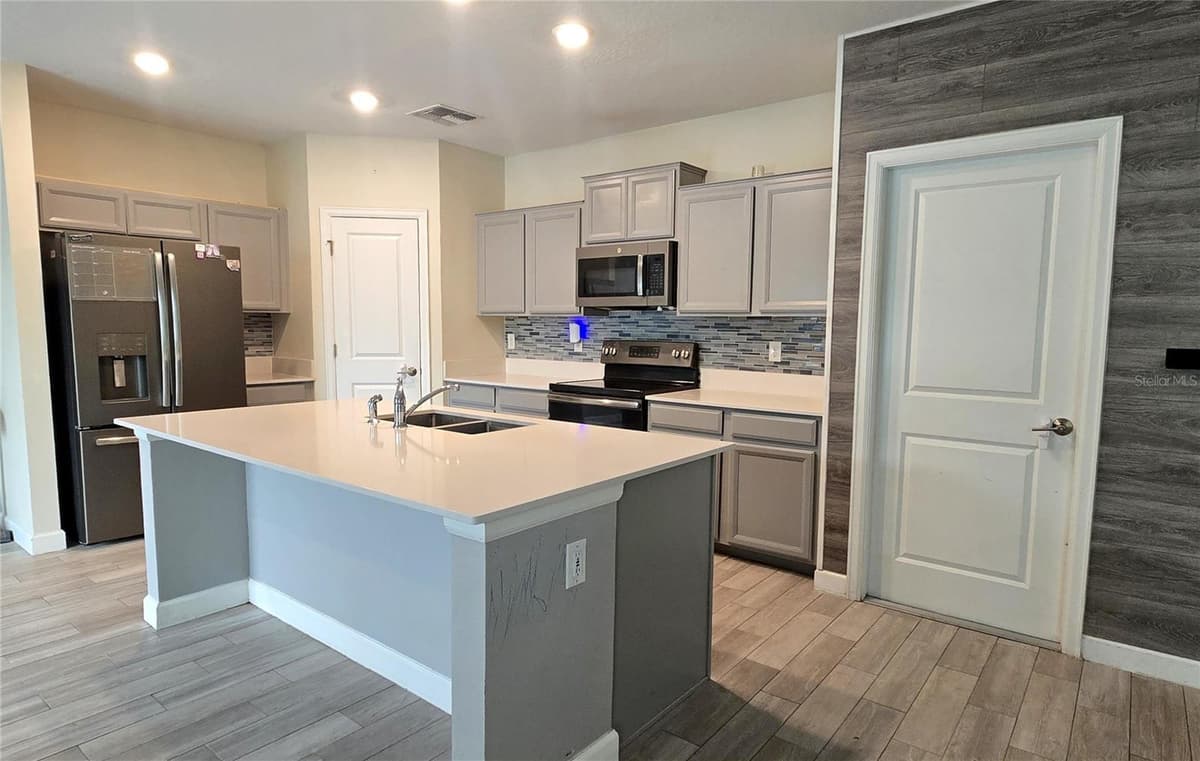 1411 WOODLARK DRIVE — photo 13 of 58