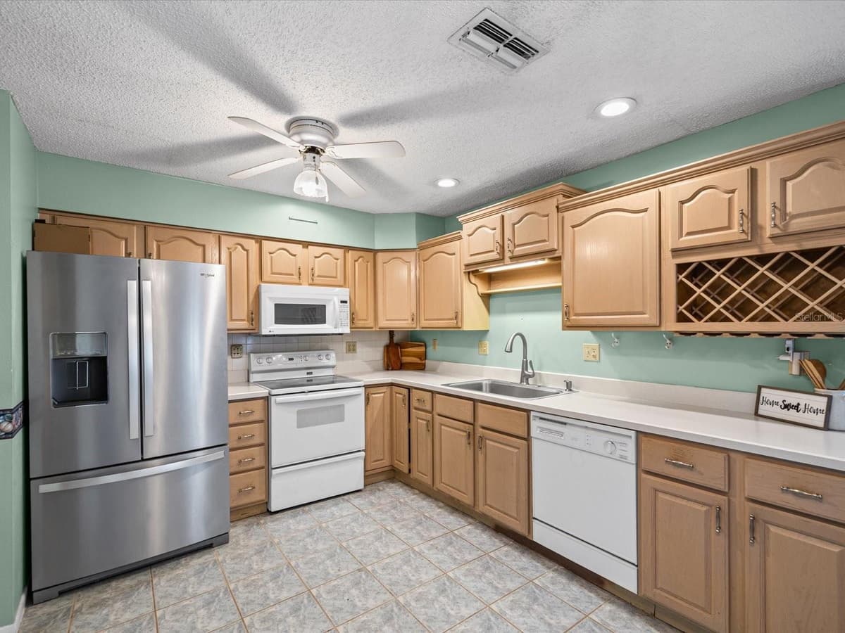 4135 COTTON TAIL DRIVE — photo 2 of 41